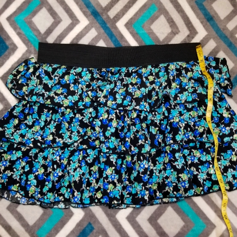 Multi colored Joe Benbasset skirt.